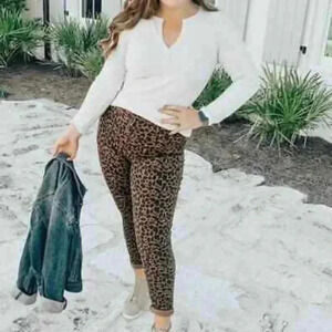 🆕NOHO Plus-Size Animal Print Mid Rise Jegging 🆕
